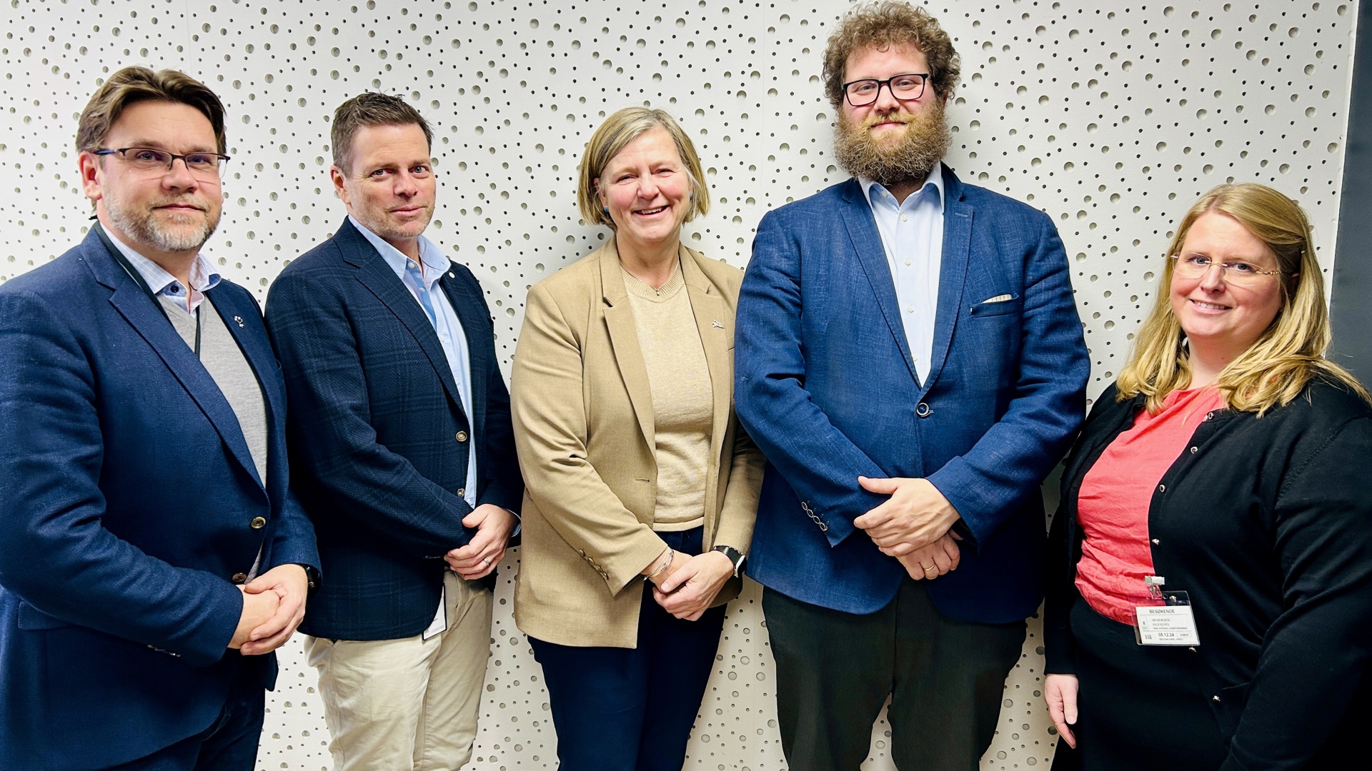 Fra venstre: Nils Kristian Klev, Ståle Clementsen, Anne-Karin Rime, Karl Kristian Bekeng og Ingeborg Henriksen. Foto: Legeforeningen
