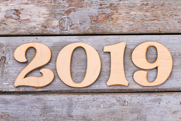 2019 tall på gammelt tre. Foto Colourbox.com