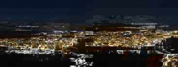 Bilde av Tromsø om natten.