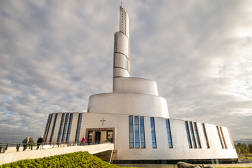 Nordlyskatedralen i Alta, Finnmark. Foto: Mostphotos.com/Hilda Weges.