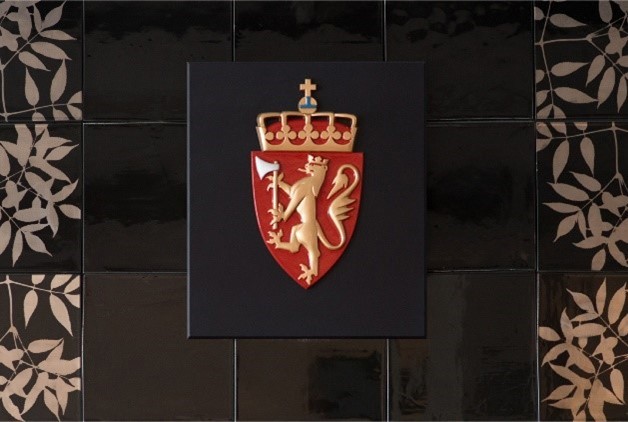 Bilde av Norges Riksvåpen i Arbeidsretten. Foto: Arbeidsretten.no