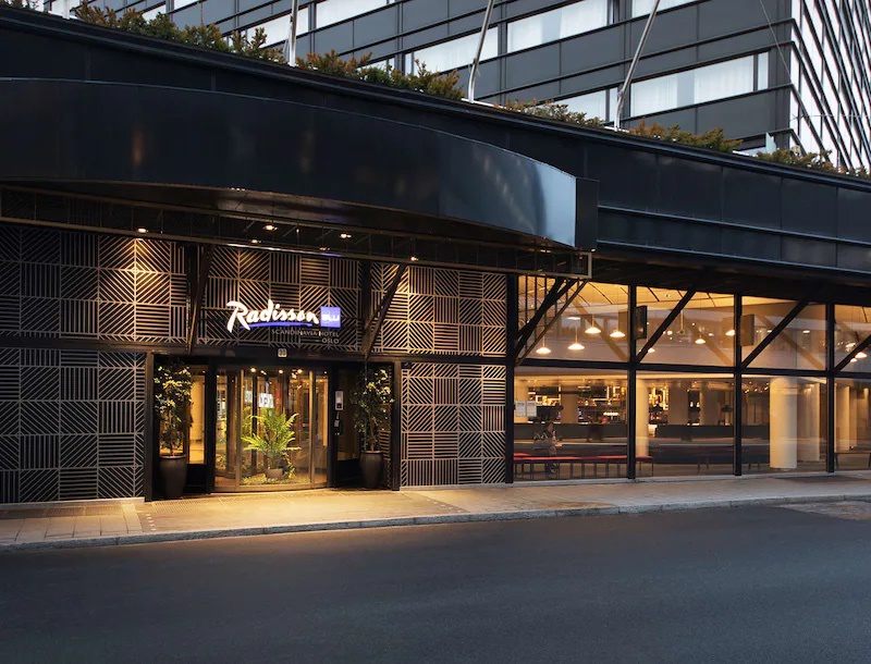 Hovedinngang Radisson Blu Scandinavia by Radisson Blu Scandinavia