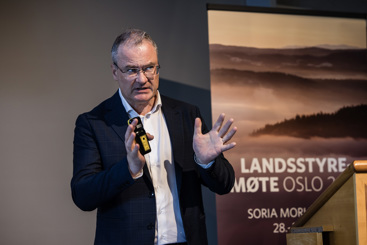 VI TRENGER BREDDEKOMPETANSE I SYKEHUS: Jan Frich, administrerende direktør ved Diakonhjemmet, holdt innlegg. Foto: Thomas B. Eckhoff/Legeforeningen