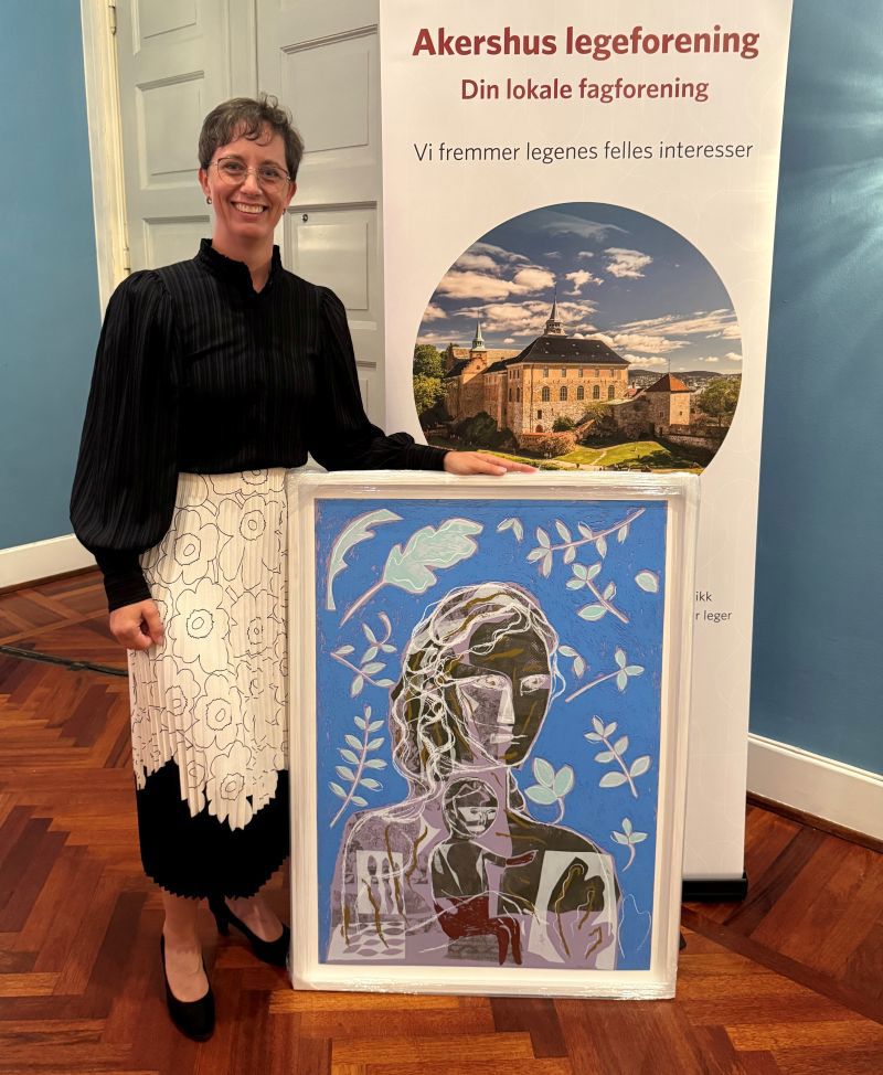 Bilde av Bettina C. Fossberg som mottok pris. Foto: Anita Ingebrigtsen