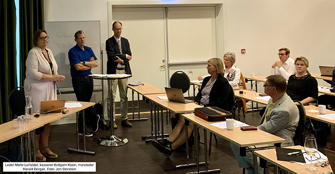 Leder, kasserer og møteleder