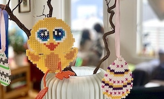 Paaskepynt laget av barn