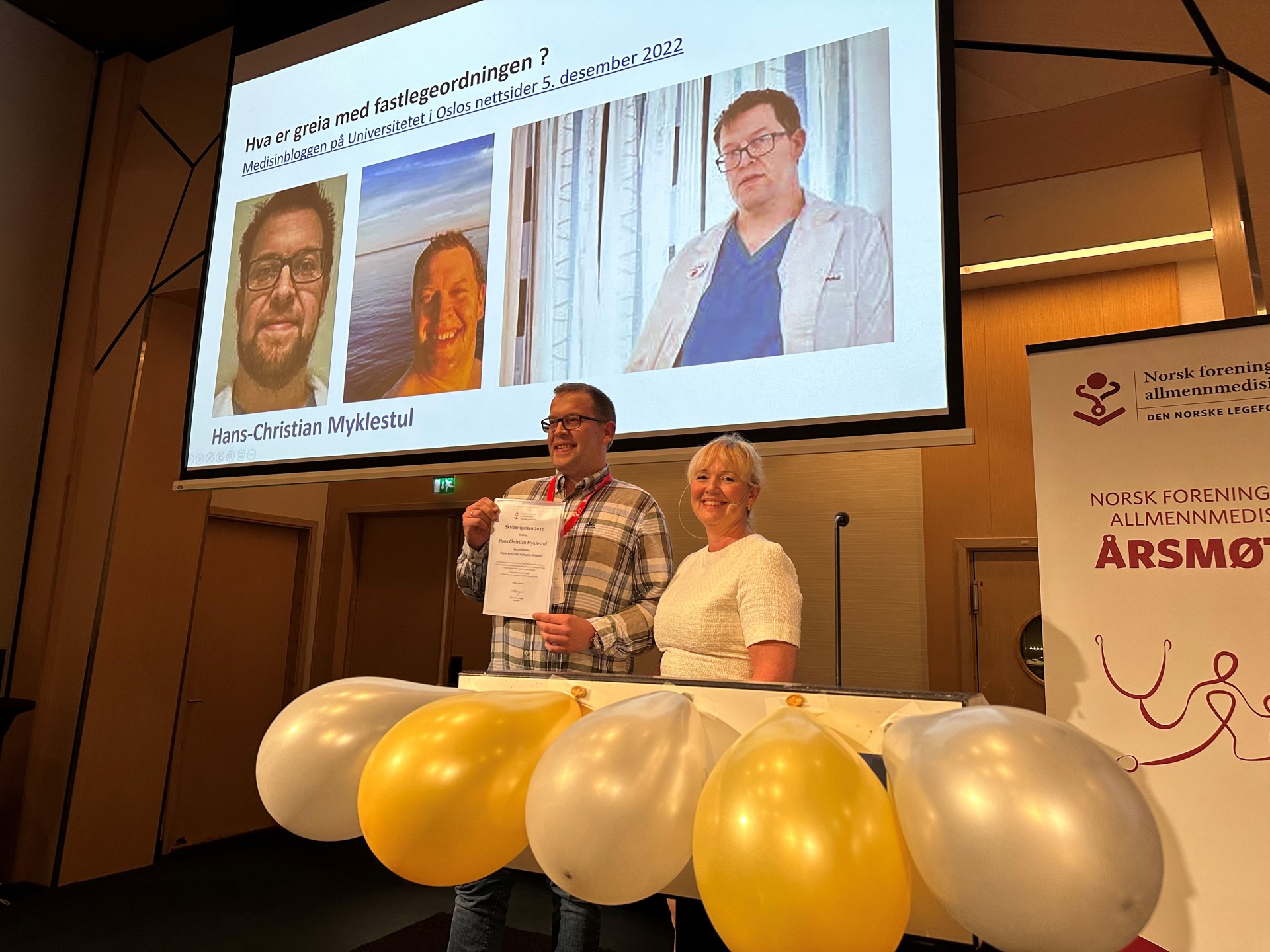 Hans-Christian Myklestul mottar Skribentprisen på NFA årsmøte i mai 2023 