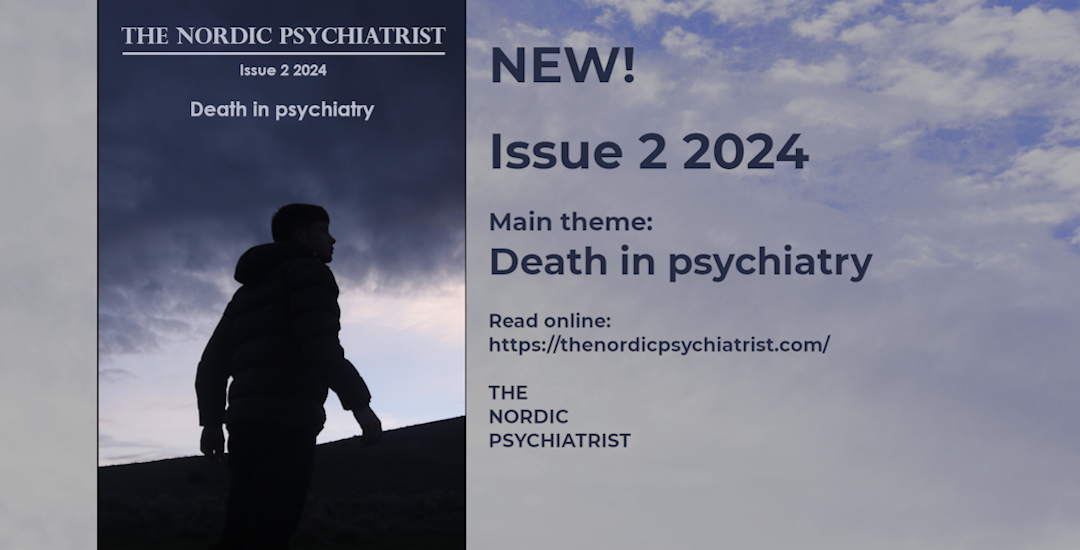 En mann går opp en bakke. blåsvarte farger.