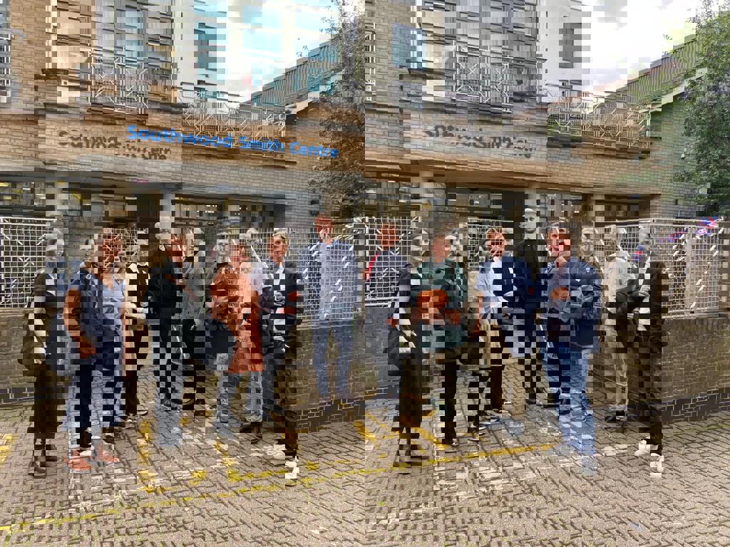  Det ble også tid til å besøke engelske kolleger i klinisk arbeid. Foto: Shahram Shaygani