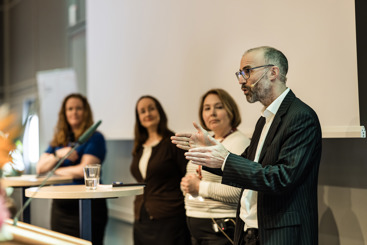Paneldebatt om bruk av KI i helsetjenesten. Foto: Thomas B. Eckhoff