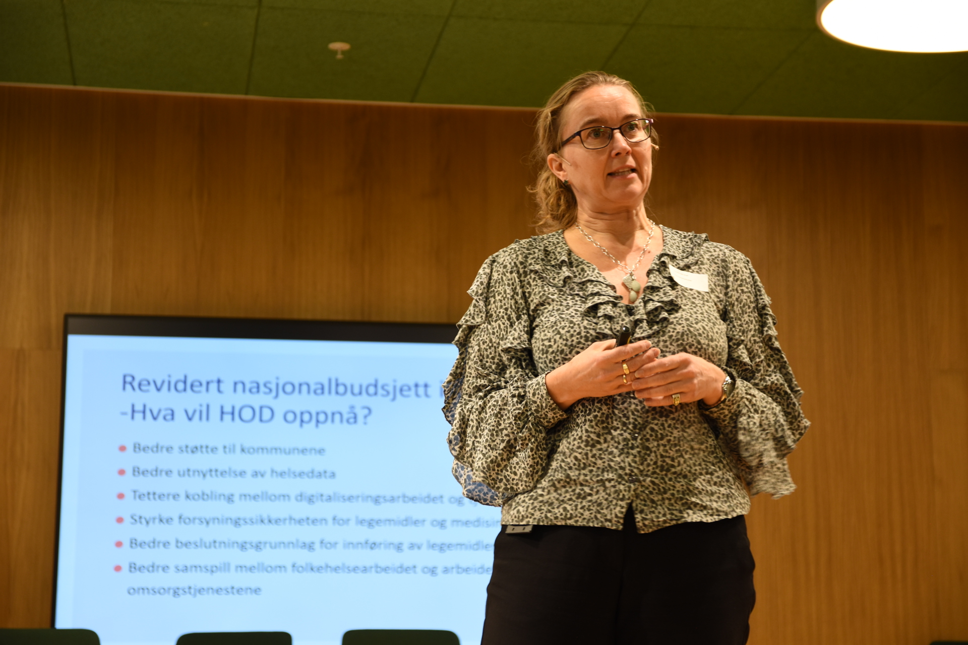 Dame foreleser. Ingvild Eide Graff foto lisbeth nilsen