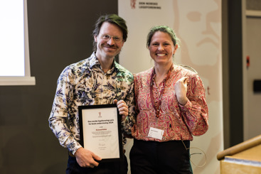 Prisvinner Åsmund Flobakk ble tildelt grunnutdanningsprisen på faglandsrådet 2024. Foto: Thomas B. Eckhoff