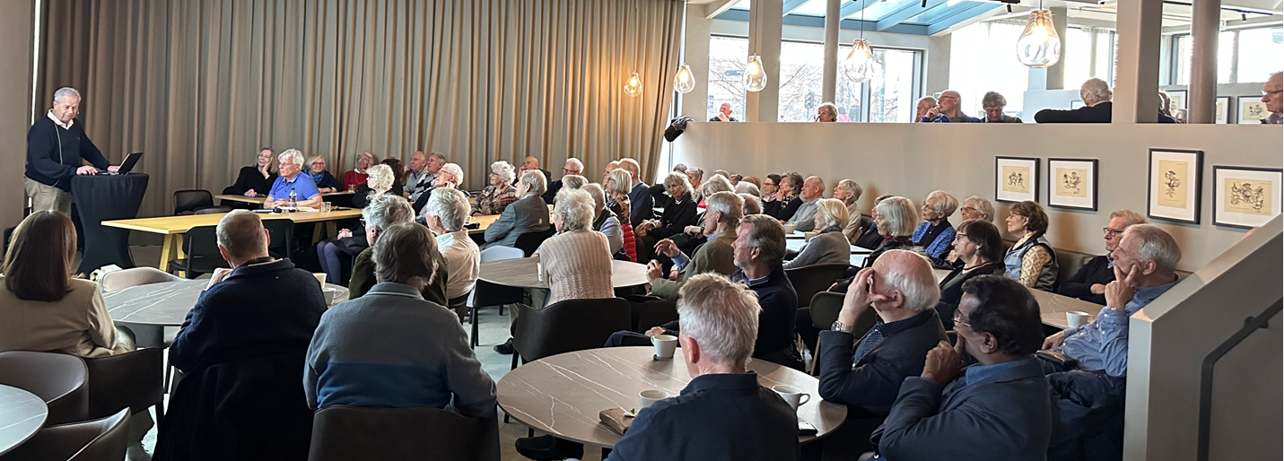 Kantina på Legenes hus var full av medlemmer