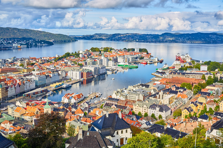 Oversiktbilde av Bergen. Foto: iStock/dibrova
