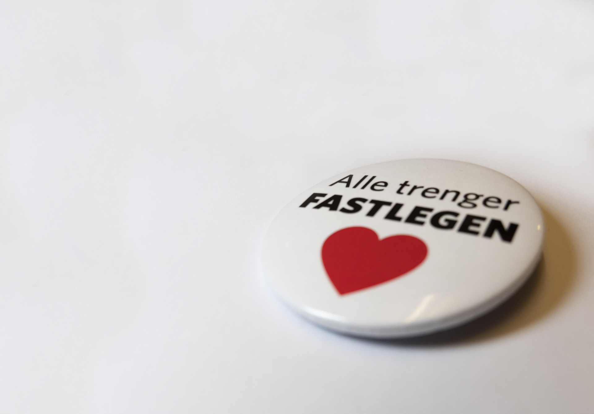 Legeforeningen har laget buttons til bruk på fastlegedagen. FOTO: Anne-Lene Mollans