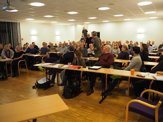 Engasjert forsamling