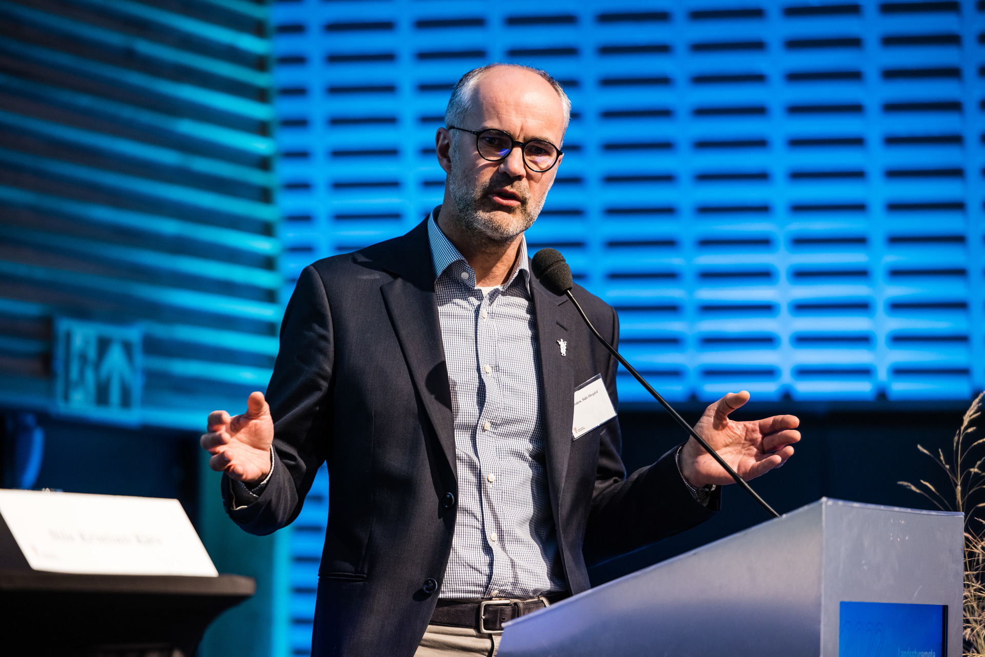 Mann på talerstol. Ståle O Sagabråten foto thomas eckhoff legeforeningen