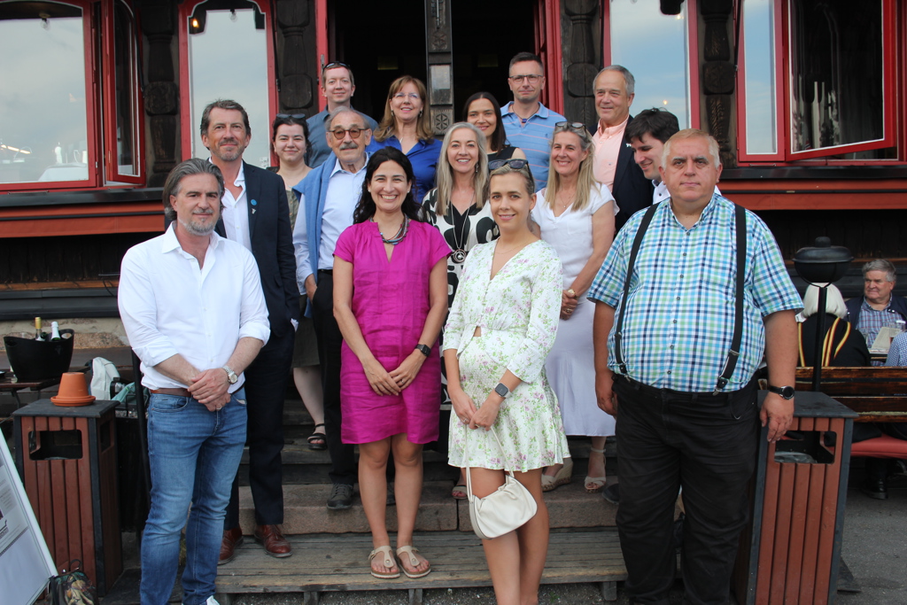 I juni 2023 var UEMS´psykiatriavdeling på besøk i Oslo. Her på trappen til Frognerseteren. Foto: Anne Kristine Bergem