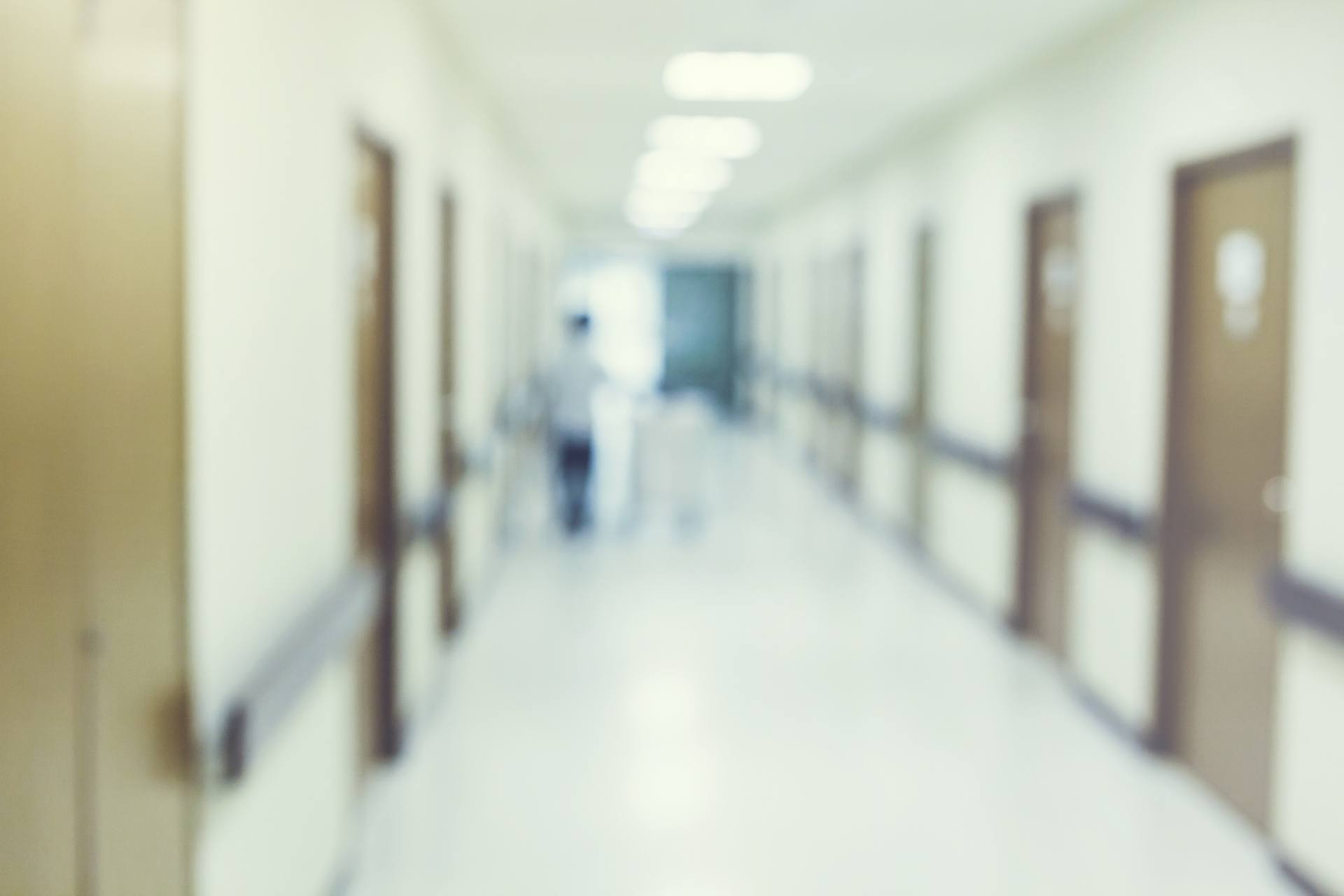 En sykehuskorridor ute av fokus. Illustrasjonsfoto: Colorbox