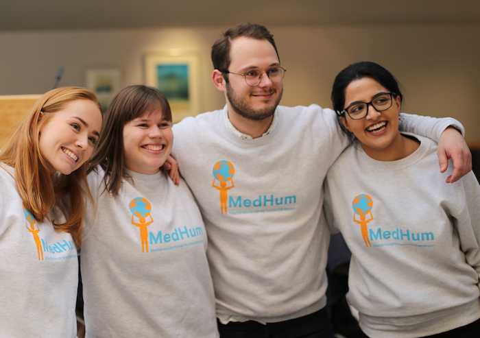 4 studenter i aksjon