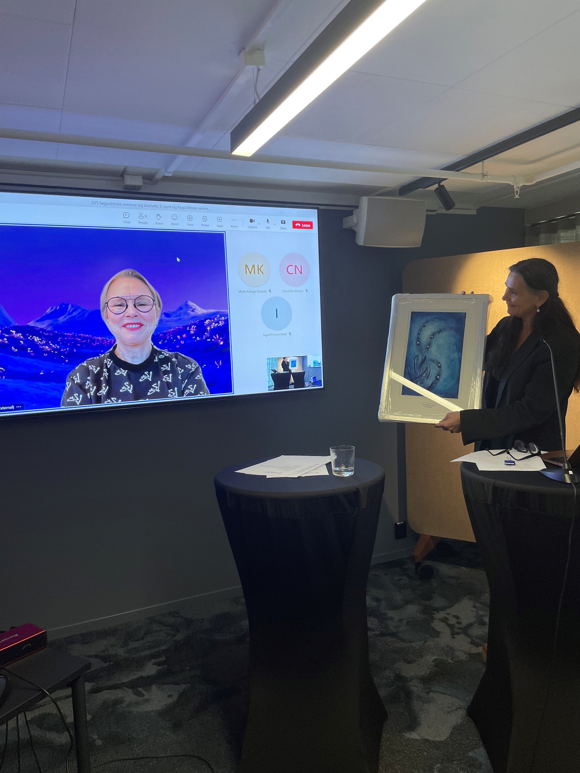 Siv Kvermo på skjerm og Mette Kalager, Leder av LVS på høyre side av skjermen