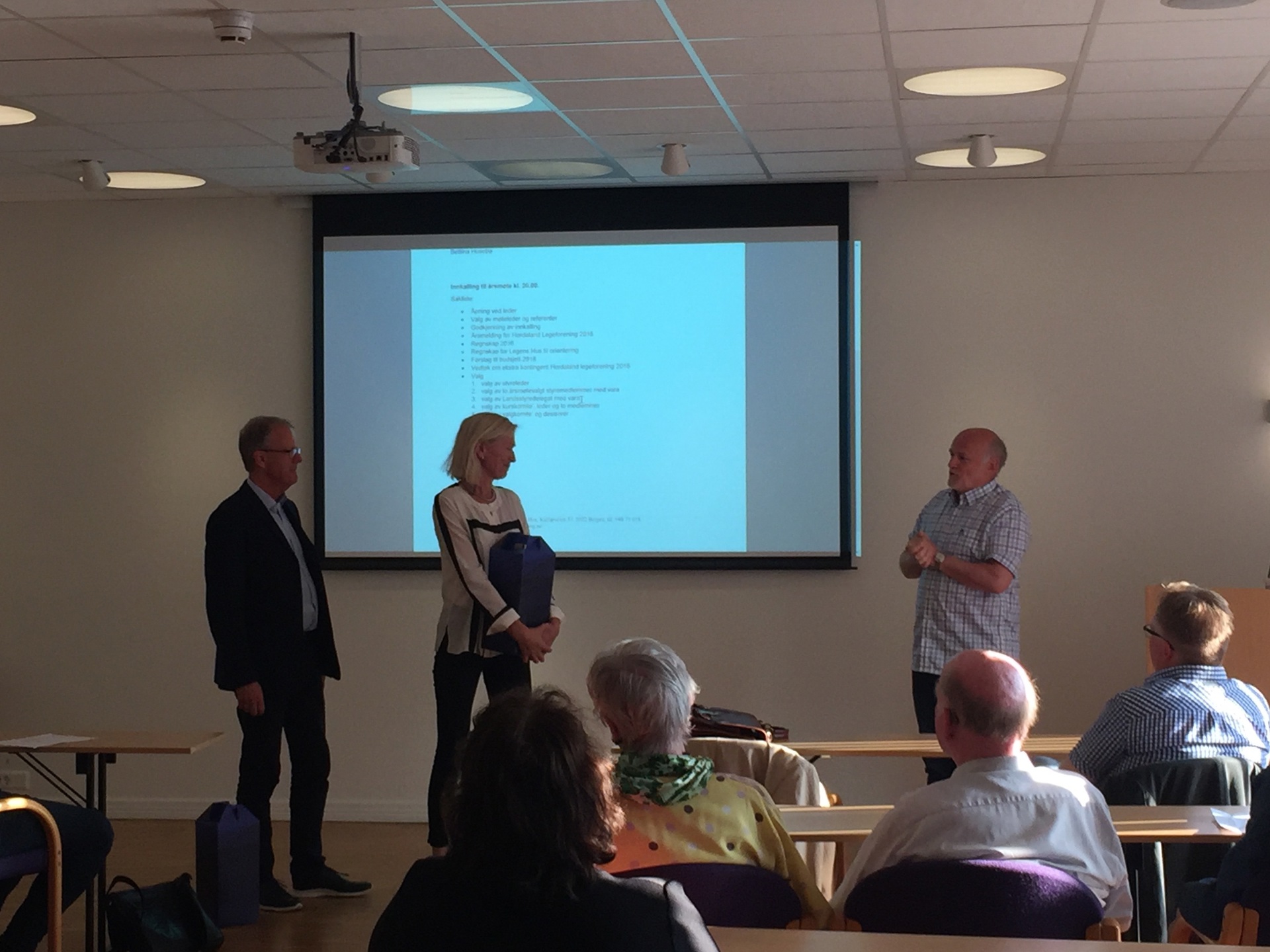 årsmøte - overrekkelse