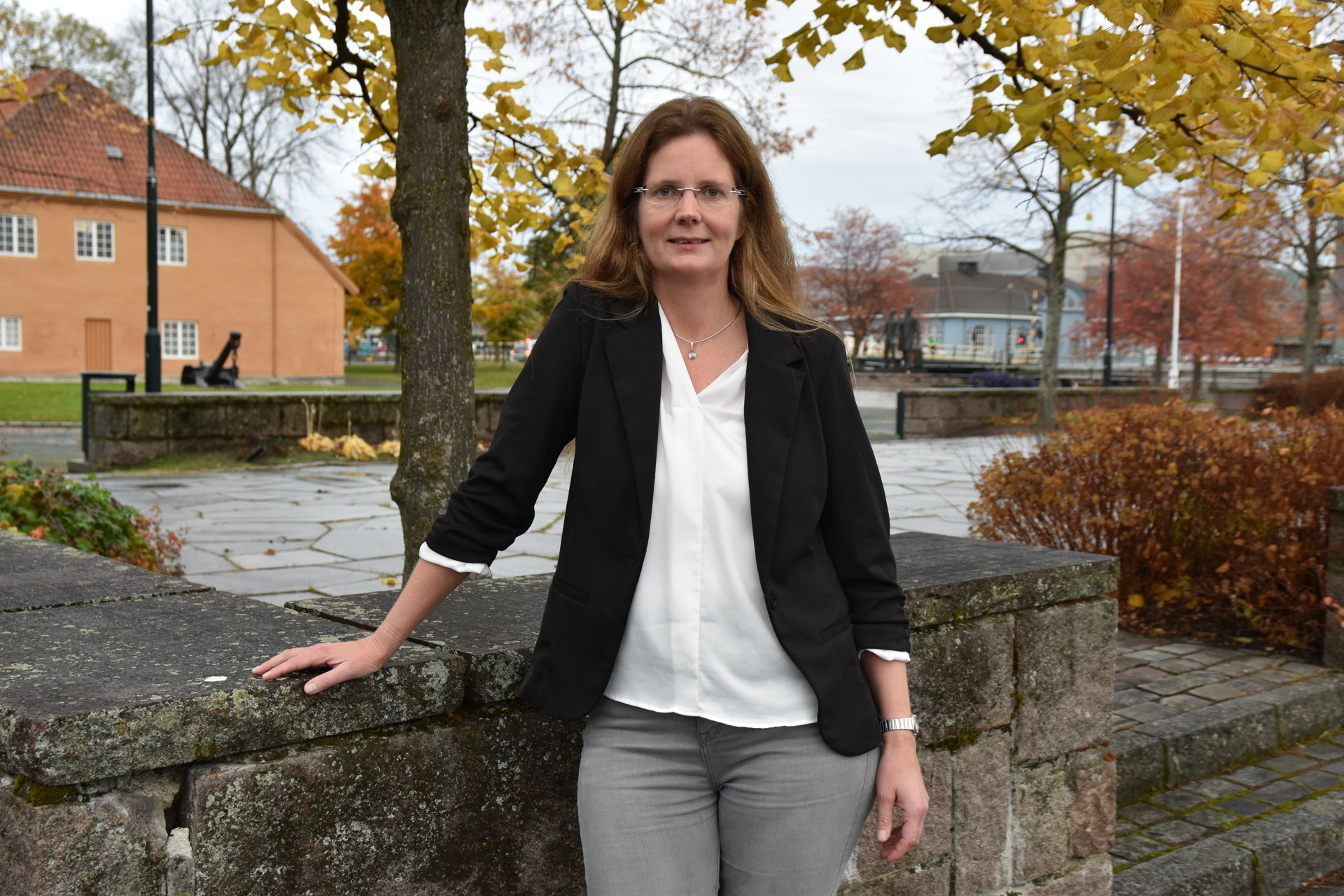 Dame ute. Anne Fasting