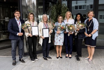 Prisvinnerne under årets landsstyremøte. Foto: Legeforeningen/Thomas B. Eckhoff