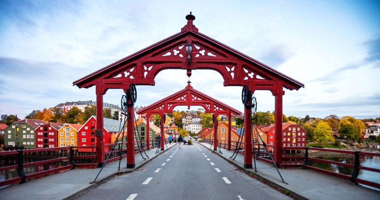 Lykkensportal på den gamle bybrua i Trondheim. Foto: Istockphoto.com/peeterv